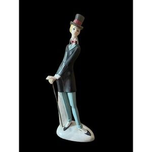 Vintage Ceramic 10" Dandy Figurine in Top Hat Tailcoat Mid Century Decor
